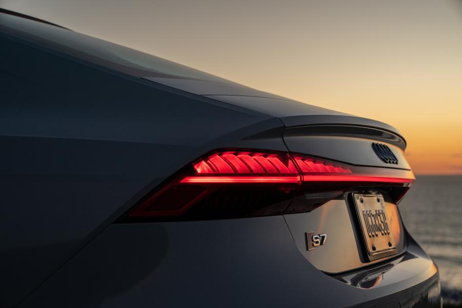 Детали экстерьера Audi S7 Sportback TFSI 2019 года  (NA) (фото 8 из 24)
